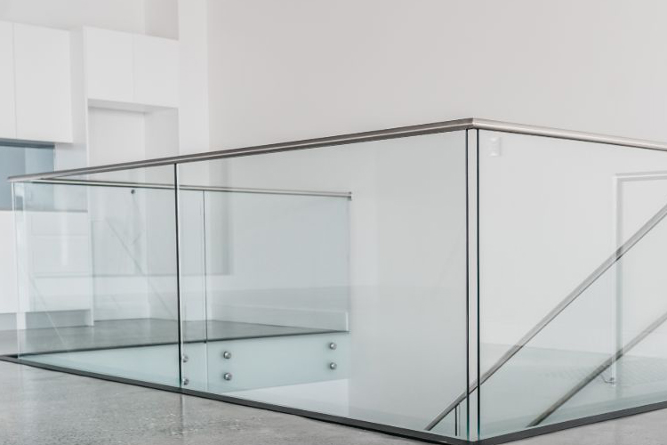 Stainless steel staircase Railing with Frameless Glass